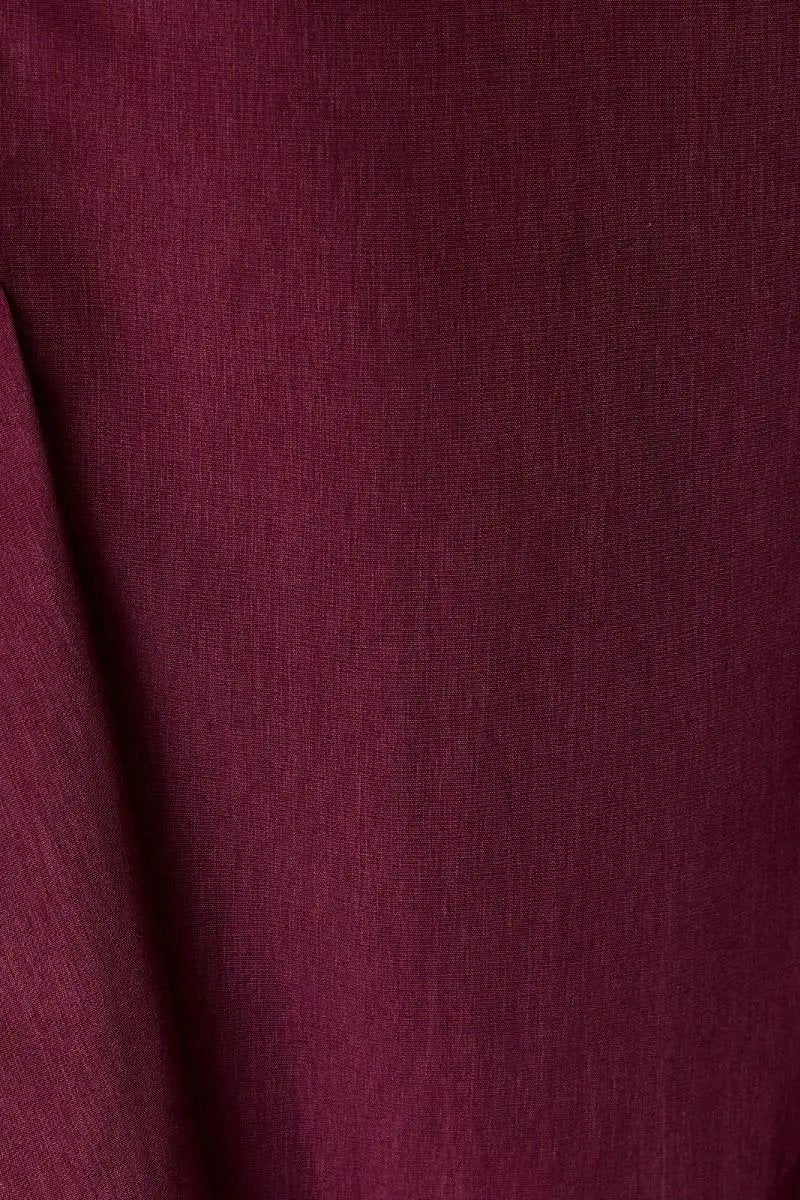 Blusa de Color Vino con Cuello V con Encaje by Sunday Edition